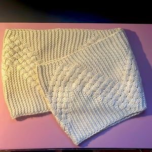 BNWT very soft cream-colored infinity scarf by Kismet.